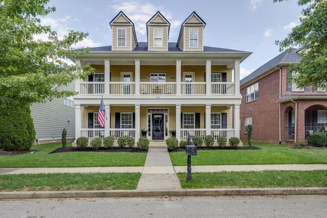 Located in the highly sought-after Avalon community in Franklin, this stunning 5-bedroom, 3.5-bat... - Located in the highly sought-after Avalon community in Franklin, this stunning 5-bedroom, 3.5-bat... House