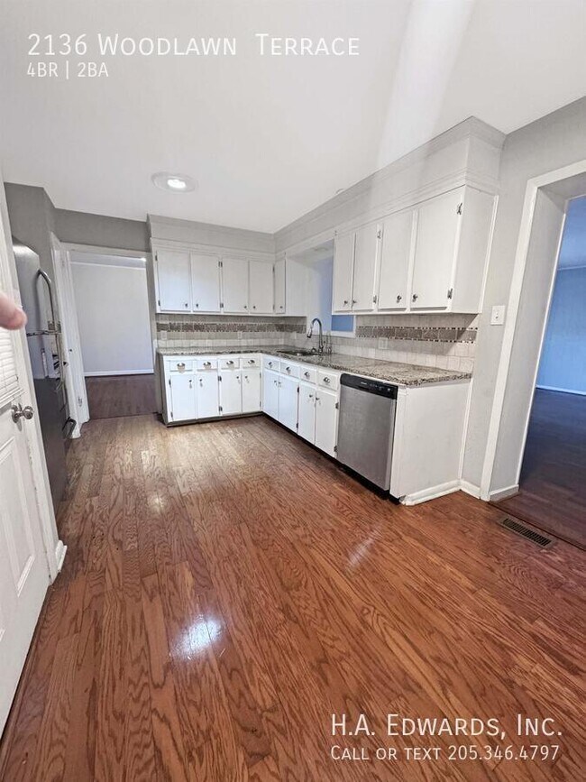 Foto del edificio - 2136 Woodland Terrace