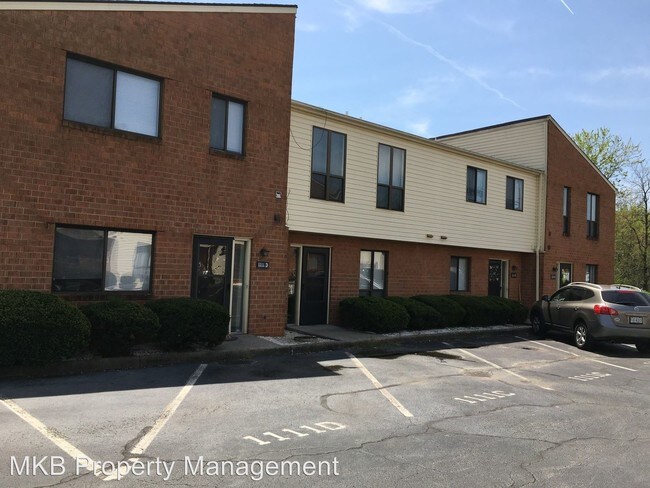 Building Photo - 1111 East Dr