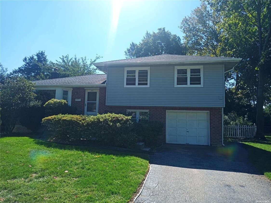 26 Eastfield Ln, Melville, NY 11747 House Rental in Melville, NY