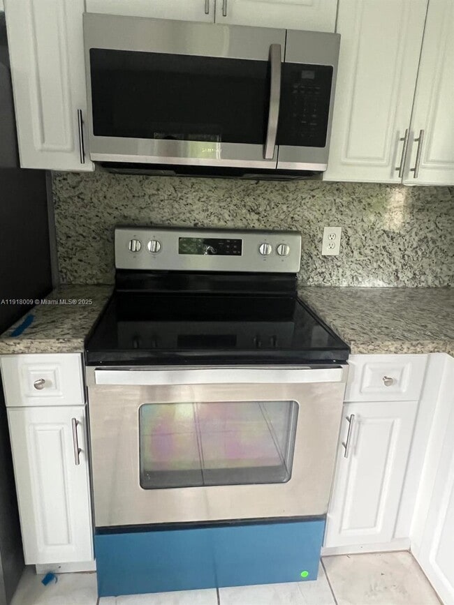 Foto del edificio - 3753 SW 26th Terrace