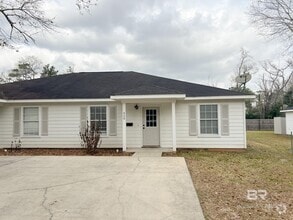 Building Photo - 430 W Pedigo Ave