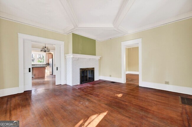 Building Photo - 300 Oxford Pl NE