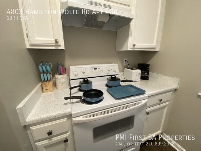 Building Photo - Furnished unit ready to move in by medical...