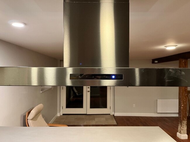 Building Photo - 903 23rd Ave S