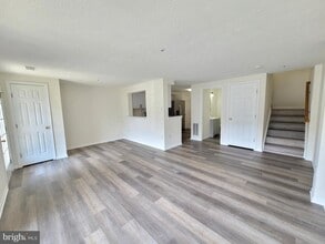 Building Photo - 589 Boysenberry Ln