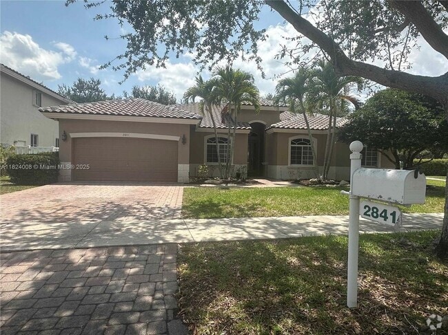 Building Photo - 2841 Poinciana Cir