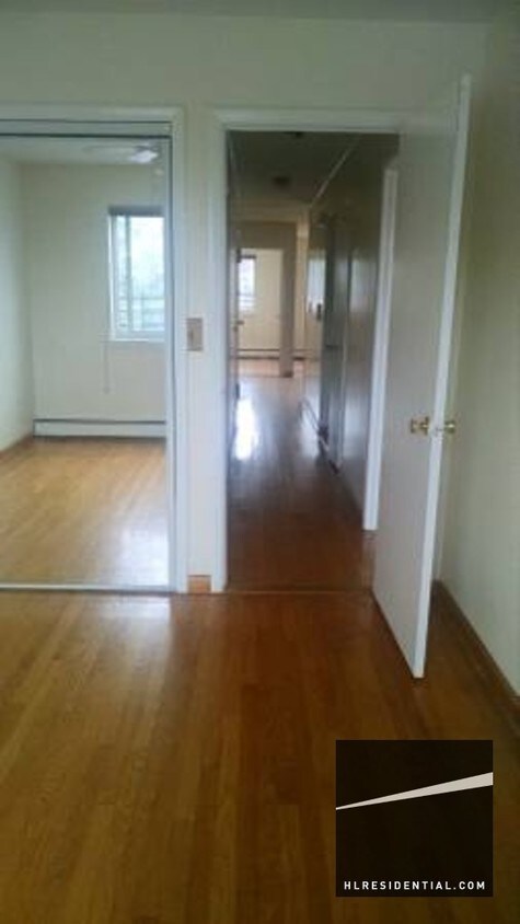 Building Photo - 2247 Harman St