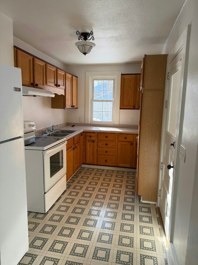 Building Photo - 641 12th St N