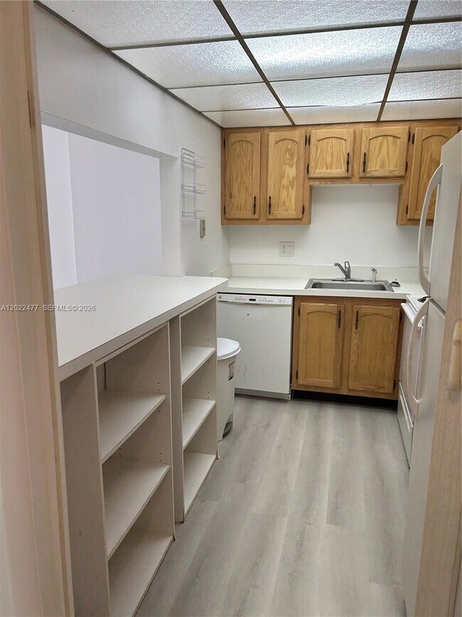 Foto del edificio - 4154 Inverrary Dr