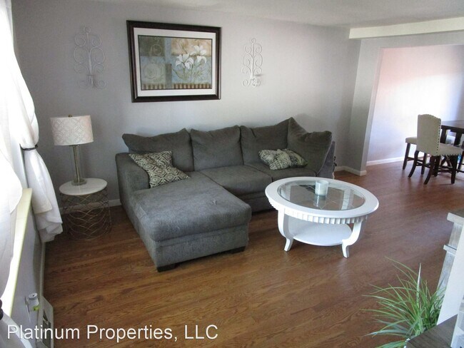 Building Photo - 3514 S Hillcrest Dr