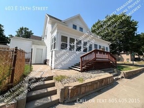 Building Photo - 403 E 14th St