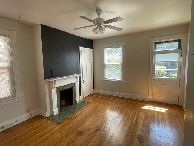 Living room with access to front balcony - 3415 Monteith Ave