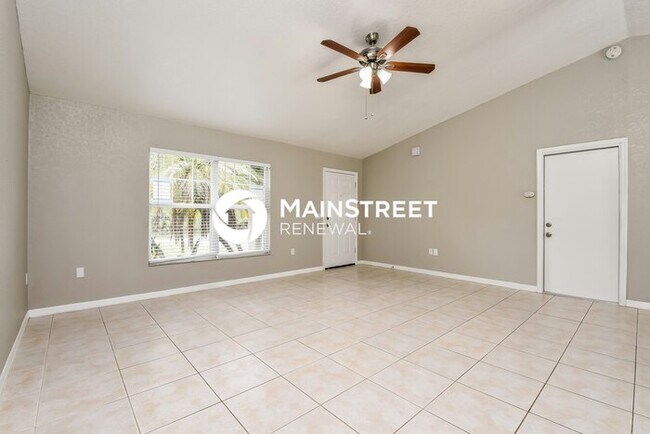 Foto del edificio - 3 Bedroom Pet-Friendly Home in NORTH PORT, FL with Main Street Renewal