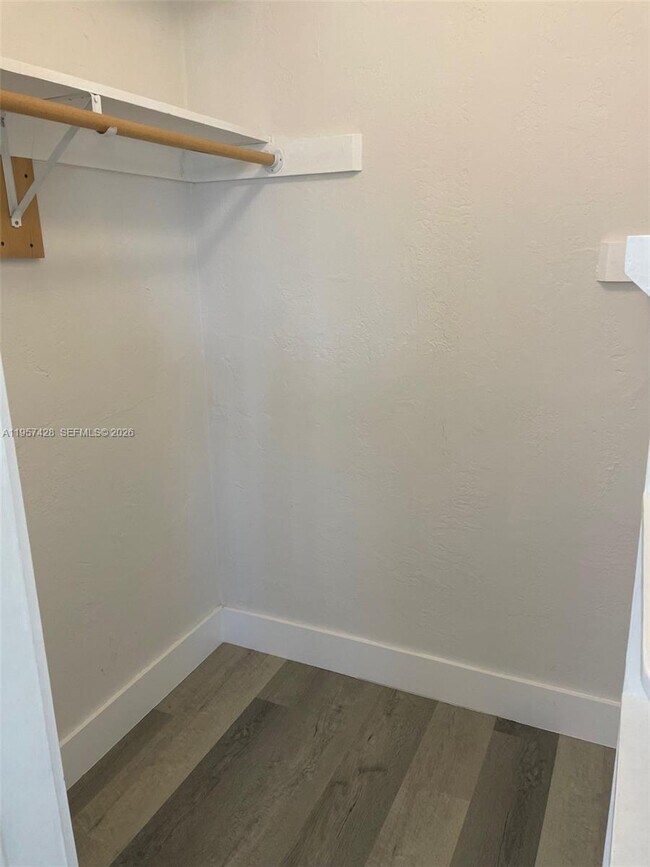 Foto del edificio - 7440 Miami Lakes Dr