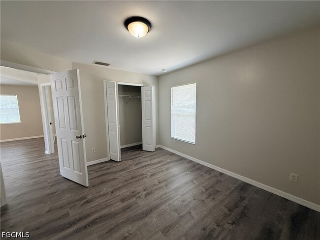 Building Photo - 2510 Martin Ave S