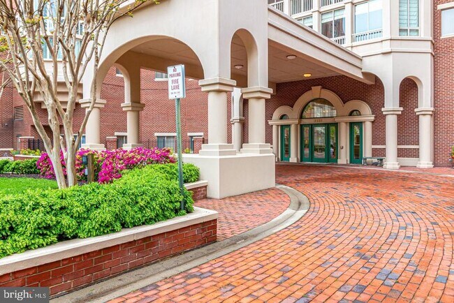 Foto del edificio - 2151 Jamieson Ave