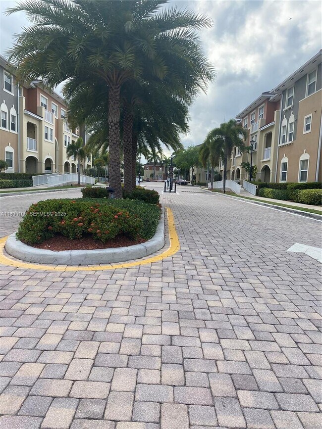 Foto del edificio - 8800 NW 107 Ct