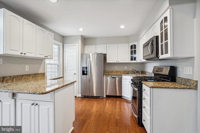 Building Photo - 14634 Battery Ridge Ln