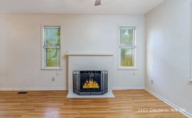 Foto del edificio - 2407 Colonial Ave SW