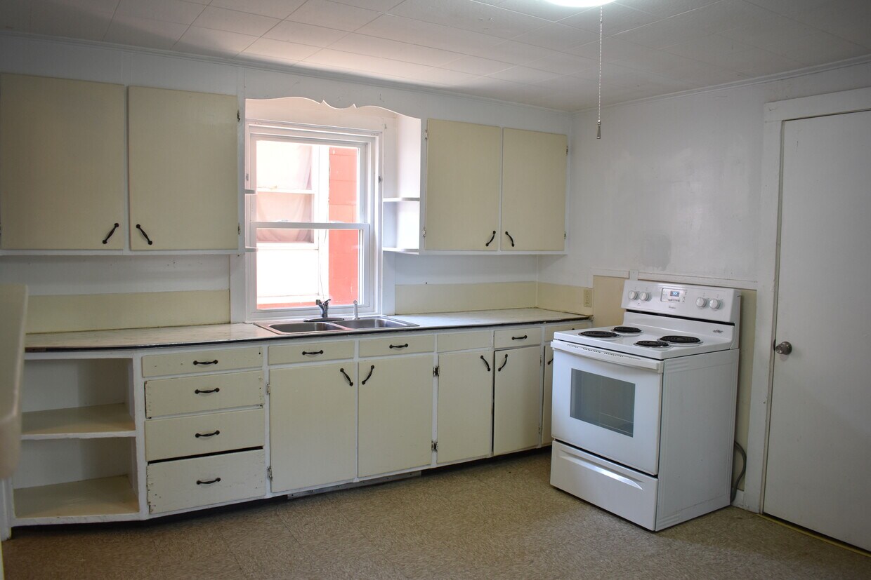 Kitchen - 31 Pine St