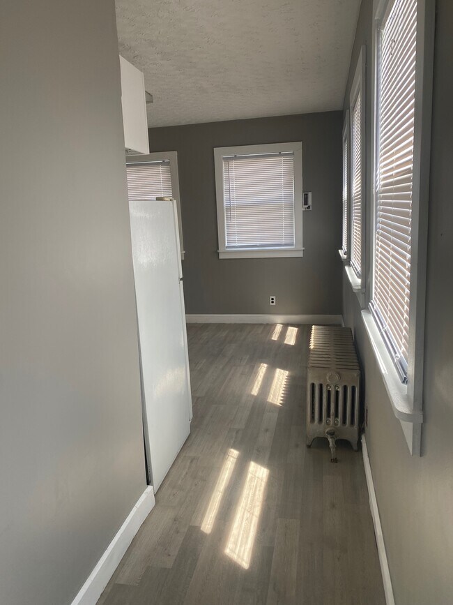 25 N Washington St Unit B, Millersburg, OH 44654 Room for Rent in Millersburg, OH