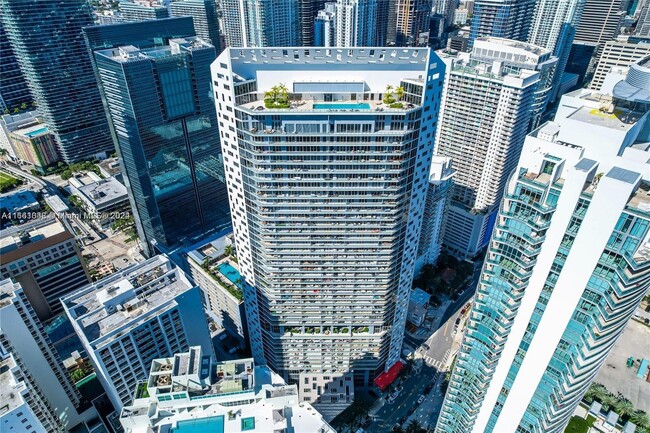 Foto del edificio - 1300 Brickell Bay Dr