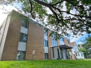 Building Photo - 3512 Bryant Ave S