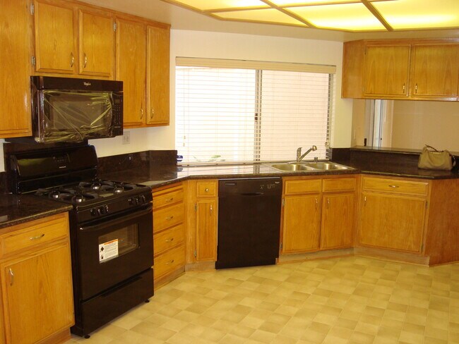 Building Photo - 2911 Snow Creek Ln