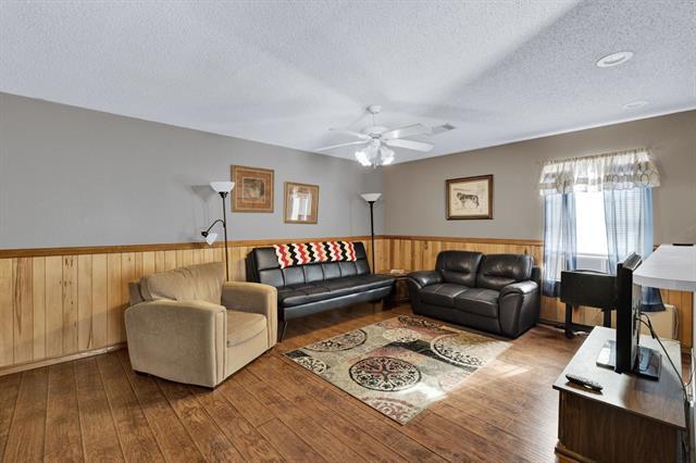 Foto del edificio - 3310 Darby Ln