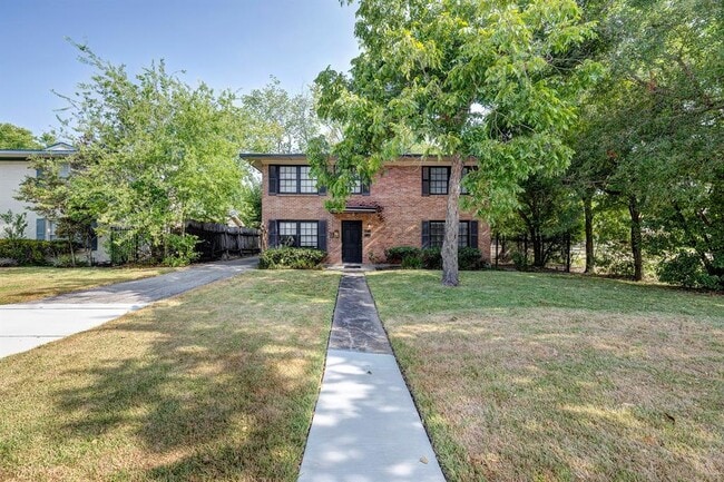 Building Photo - 4502 Larch Ln