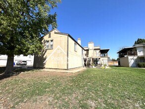 Building Photo - 8909 Rancho Grande Ct