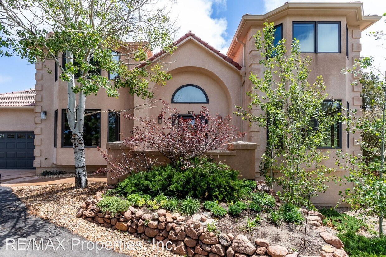 5 br, 3.5 bath House 19135 Breton Place House for Rent in Monument