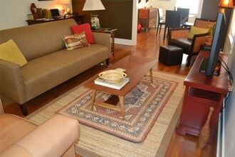 Building Photo - 1610 Ridgewood St