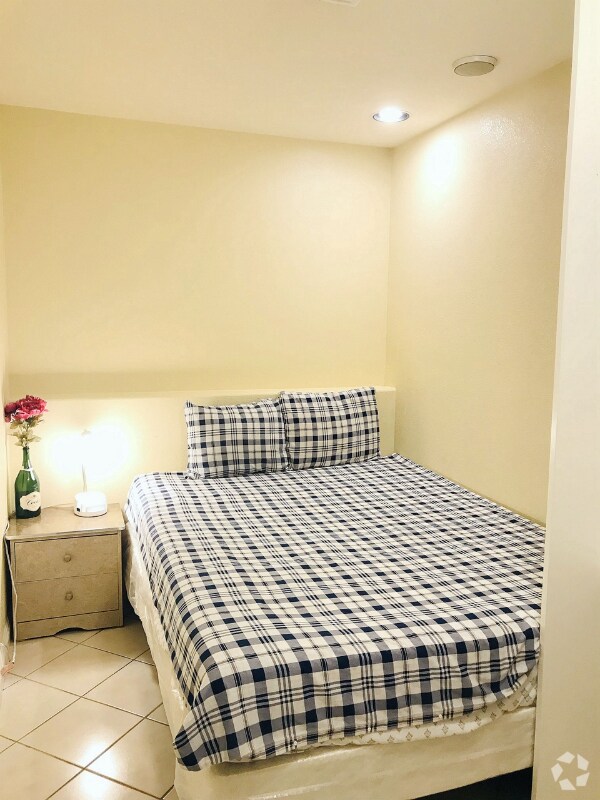 Villa Bonita Oeste Apartments for Rent with Utilities Included Las