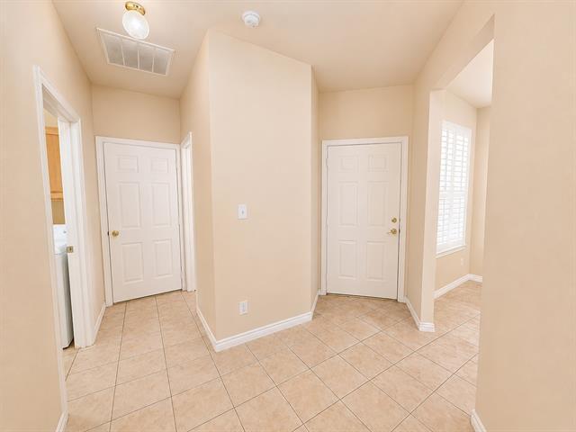 Foto del edificio - 9929 Dryden Ln
