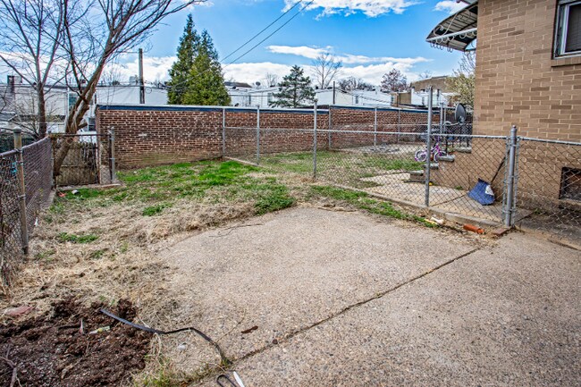 Foto del edificio - 1210 Elm St