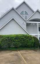 Building Photo - 1204 S College Mall Rd