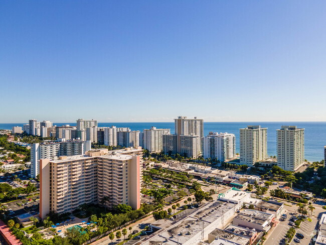 Foto aérea - Coral Ridge Towers South