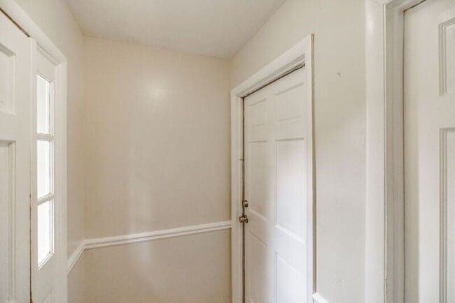 Building Photo - 160 Jockey Club Dr