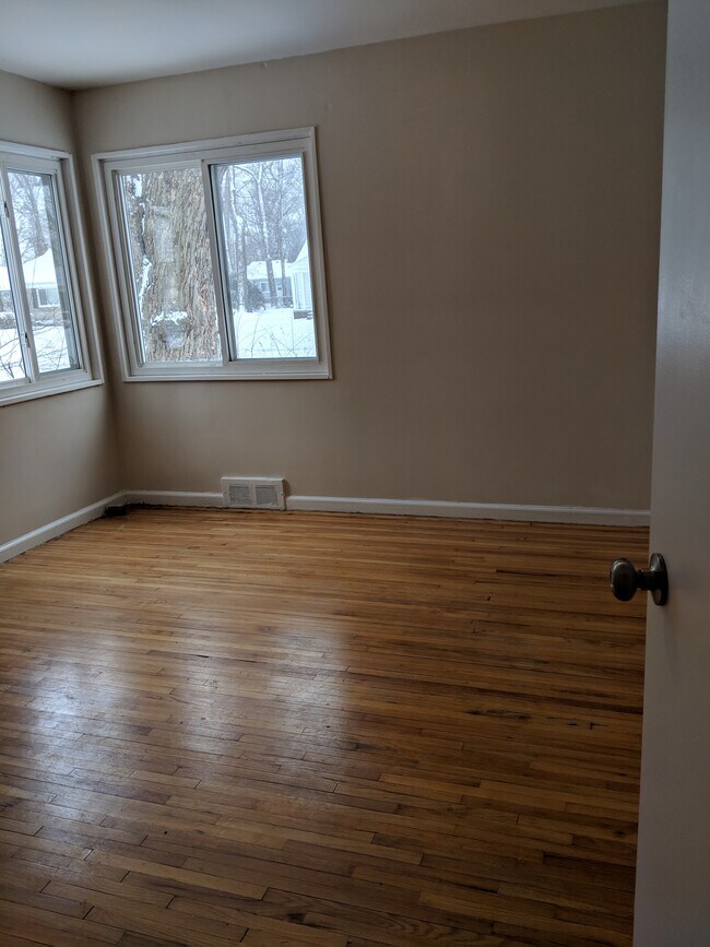 Master bedroom - 21161 Kipling St