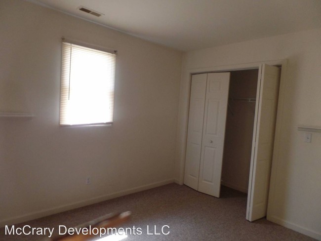 Building Photo - 1211 N Glendale St