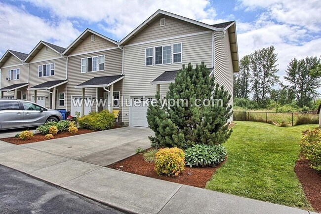 Foto del edificio - 3 Bed,2.5 Bath Townhome in Battle Ground J...