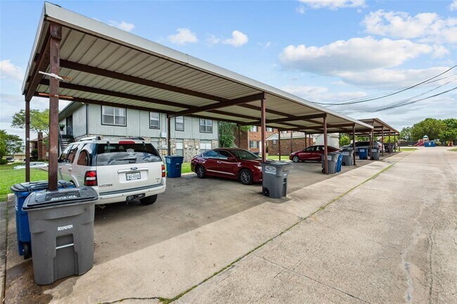 Foto del edificio - 5625 Brookview Ct