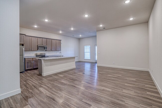Foto del edificio - 855 S Hemlock St