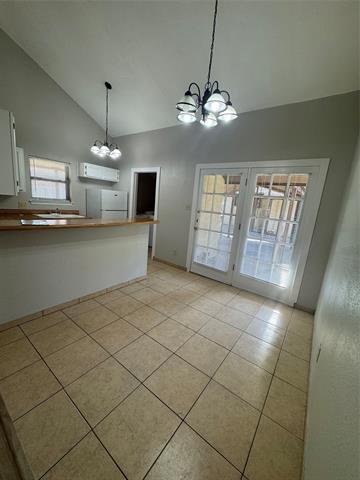 Building Photo - 420 S Las Vegas Trail