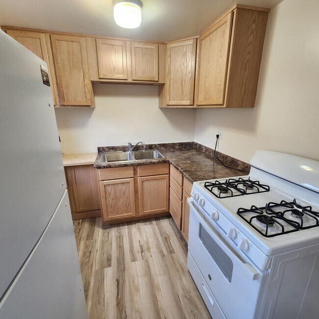 Foto del edificio - Westside 3 Bed 1 Bath One Level Home
