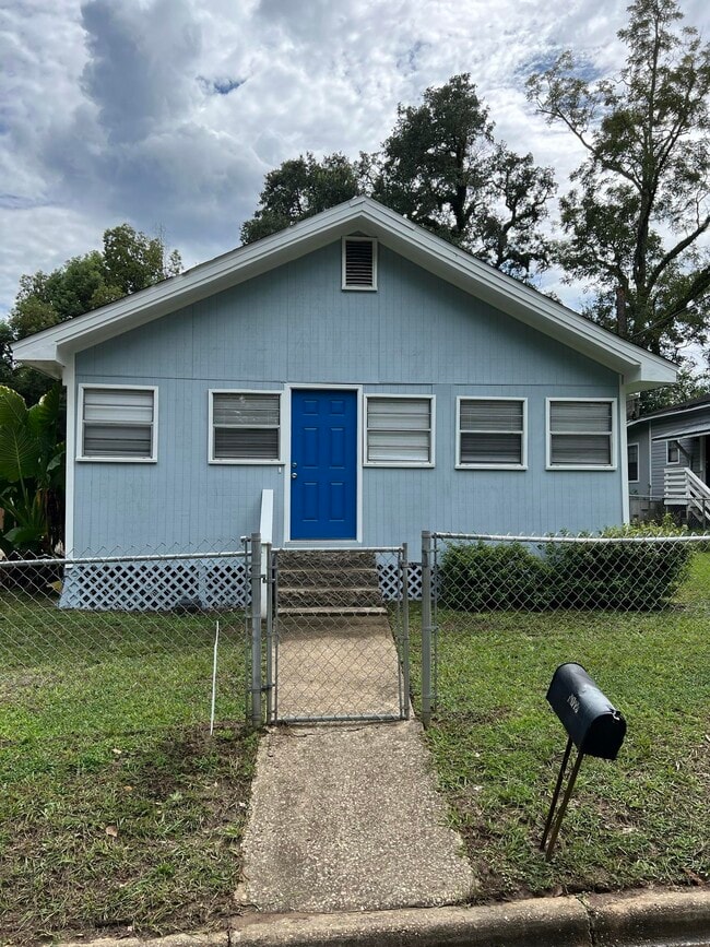 Building Photo - 1613 Elberta Dr