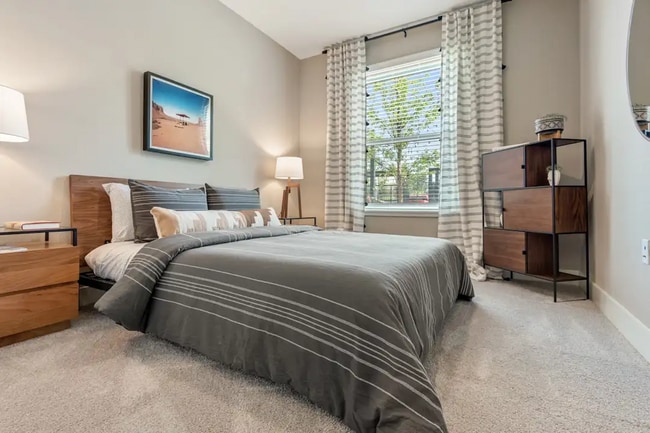 Building Photo - Now Leasing: ½ Month FREE Rent Available