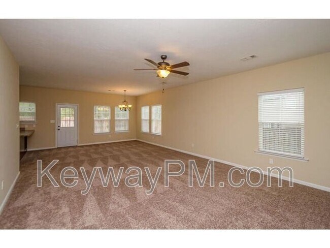 Foto del edificio - 713 Kensey Park Ln